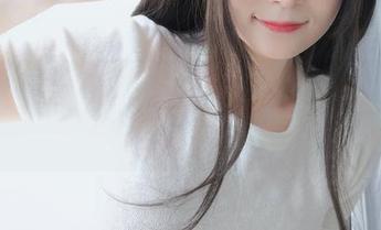 我也想“自撮”，但看完白银81的全套作品，我自愧不如。