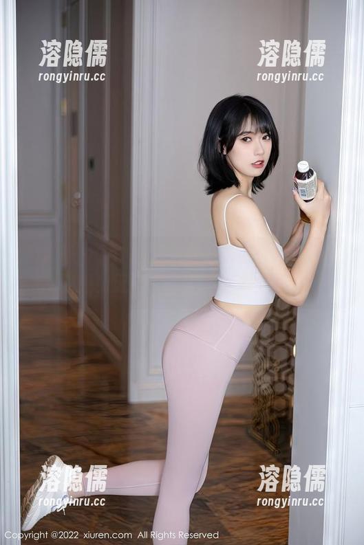 秀人网 - Carol周妍希的黑白冒险，纯粹到爆！无圣光，套图魔力全开。