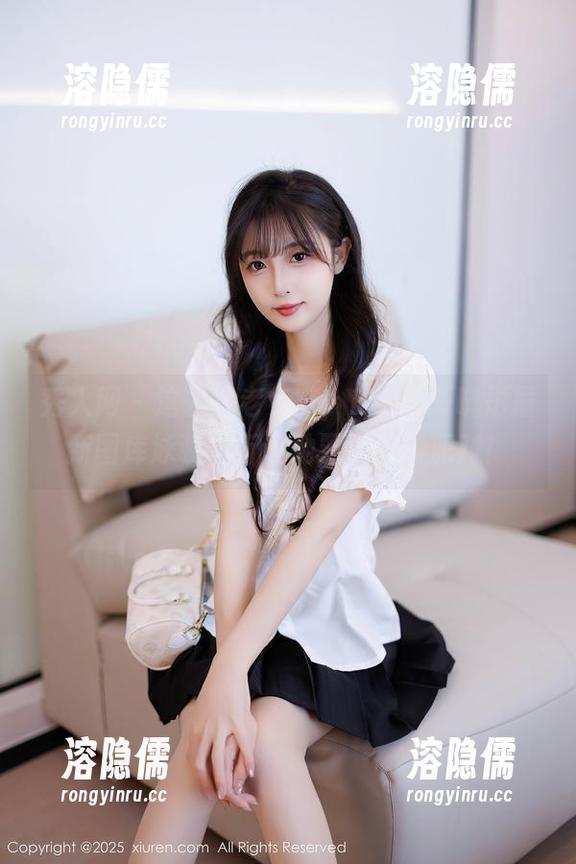 秀人网 - 这才是老乡味，Elise谭晓彤最新图库泳装，听说她要办沙滩派对！