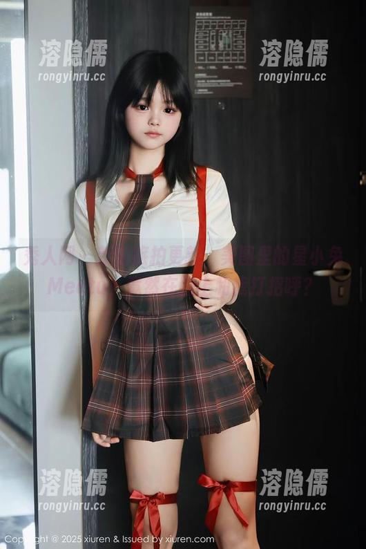 秀人网 - 新的旅拍更新，美图里的星小兔Meetu，竟然在路上和我打招呼？