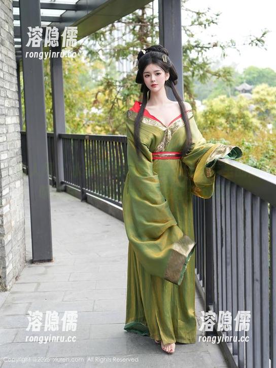 秀人网 - 水手服与晓梦may：图库里的趣味碰撞，想收藏的朋友赶紧下载！