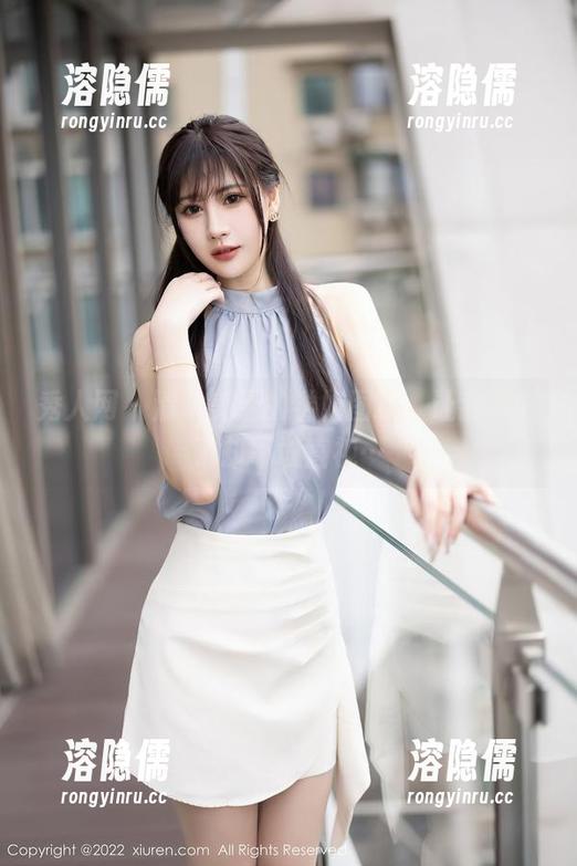 秀人网 - 清水美嘉的学姐图集，让我下载了却不敢直视…