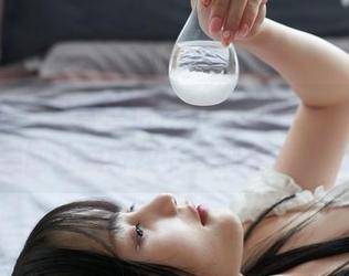 蜜桃社 – 难以置信，咕噜Sweet的少女美图让我好想下载到手机里。