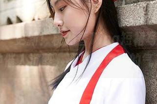 蜜桃社 – 更新！桃乃香Tina短裙写真，是那种催人沉醉，不自觉停留的气息。