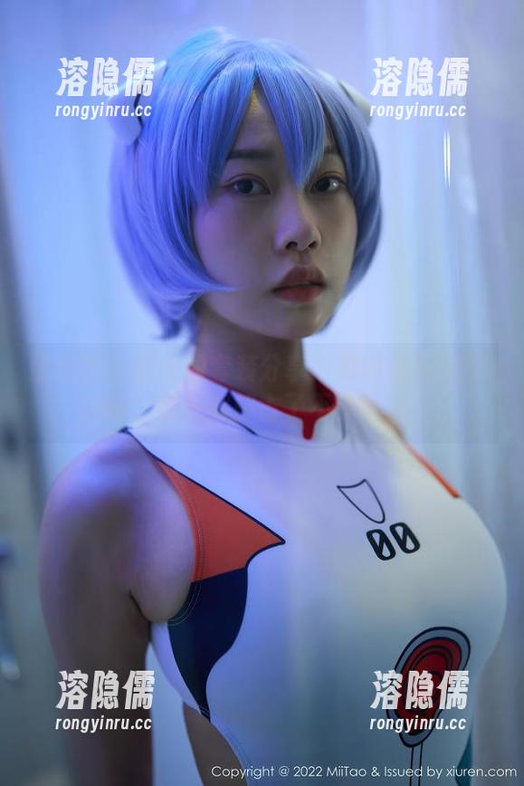 蜜桃社 - 结衣的套装分享：明明是她在Show，但衣服却占了不少风头。