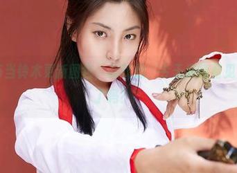 蜜桃社 – 每当铃木更新图包，我就想‘今天又能看见油亮的一面了吗？’