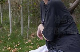 袜啵啵 – 原图里的奶油，油亮黑得好像在炫耀……下载之后你也来试试？