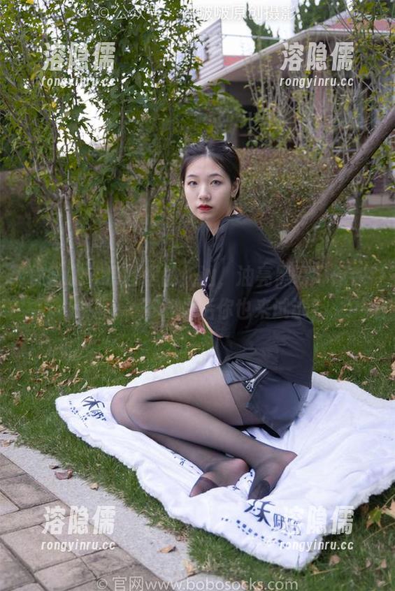 袜啵啵 - 原图里的奶油，油亮黑得好像在炫耀……下载之后你也来试试？