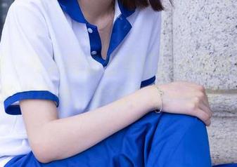 袜啵啵 – 今天网盘出奇旺，小淳的女仆写真成热搜，偷偷下载一份吧。