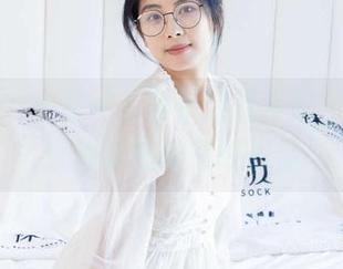袜啵啵 – 分享一下稚予的拜年啦，仿佛已经提前感受在线祝福
