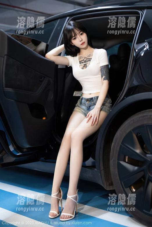语画界 - 李丽莎的新挑战：长腿套图VS白天鹅，谁赢？