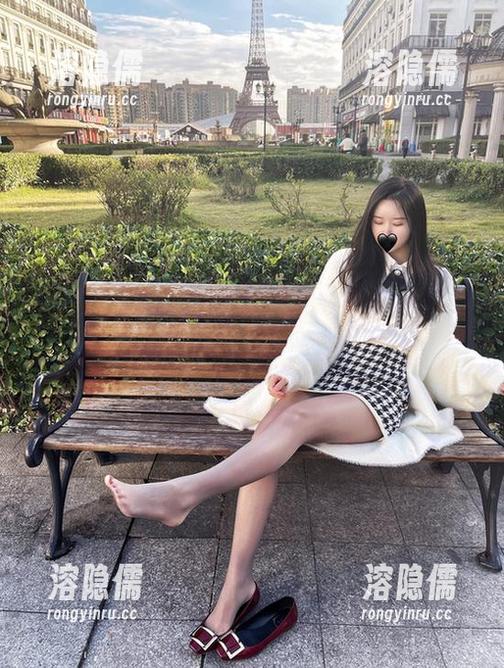 微密圈 - 软妹小九九带你野餐，这是她最新的图片，准备好眼花缭乱了吗？