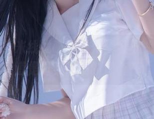 看，过期米线线喵的写真：电子蝴蝶，难道是逛菜市场的逆袭？