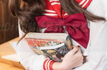 阿薰kaOri的制服写真：传统与骚动的完美结合