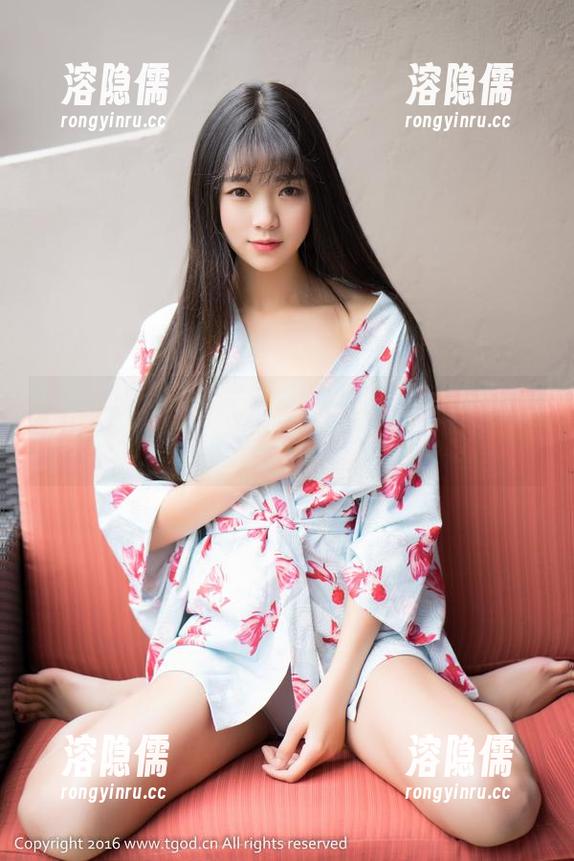 青豆客 - 启动Milk楚楚的短裙观察模式，原图其实可以给人很多联想。