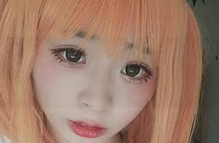 韶陌陌的兔子写真：是不是在做饭时灵感突然飞来了？
