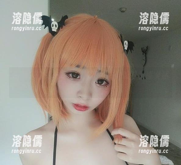 韶陌陌的兔子写真：是不是在做饭时灵感突然飞来了？