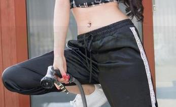 魅妍社 – 转角遇到夏依依的红裙，专属福利送给你！