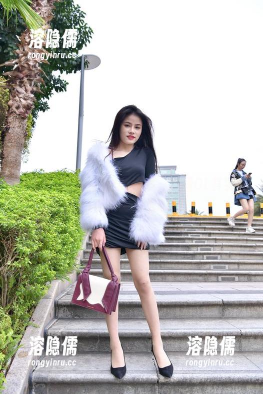 魔镜街拍 - 图库里的婷婷，灰裙OL其实也可以休闲得很哦！