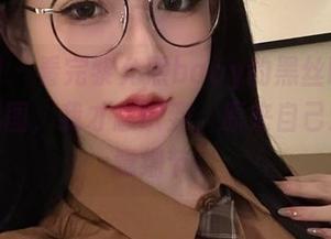 微密圈 – 看完黎允熙baby的黑丝睡裙无圣光套图，我才意识到，原来自己这么在意细节。