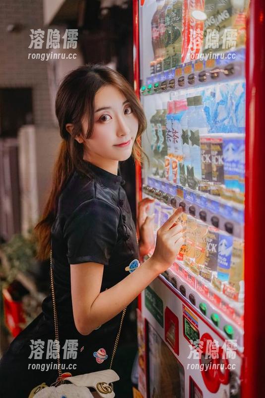 黑川 黑川进入和服模式,图库里全是日本旅拍的稀奇古怪,果然和服最会闹腾!